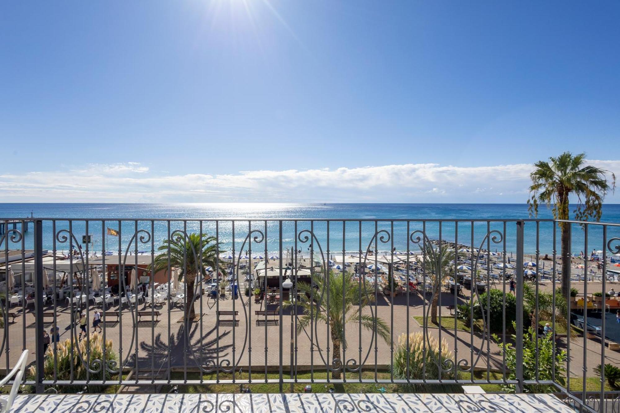 A'Mare Boutique Hotel & Spa Pietra Ligure Exterior foto